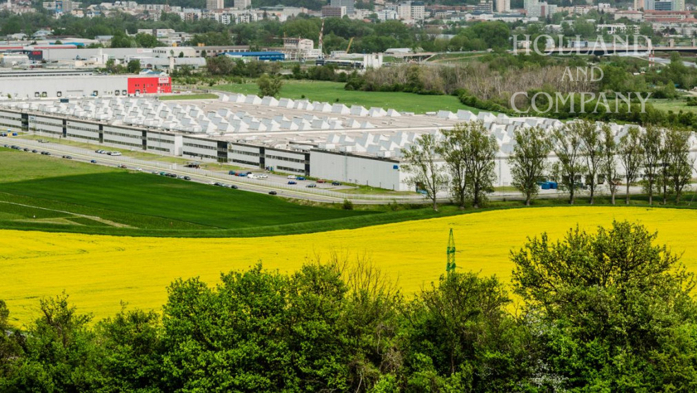 Skladová plocha Trenčín - 7.621,50  m²