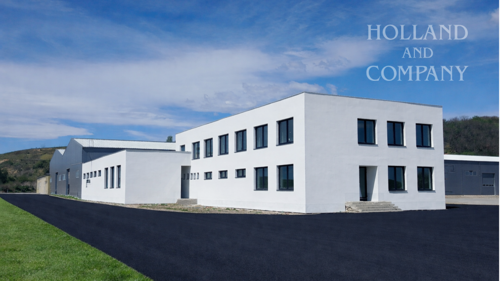 MODERN PRODUCTION & WAREHOUSE HALL | 11,000 m² in Gemer