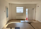 MODRA | 547 m² Warehouse for Rent | Ramp + Drive-in - fotografia 3