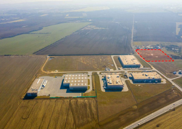 Vyrobno skladová hala - 9 876 m2