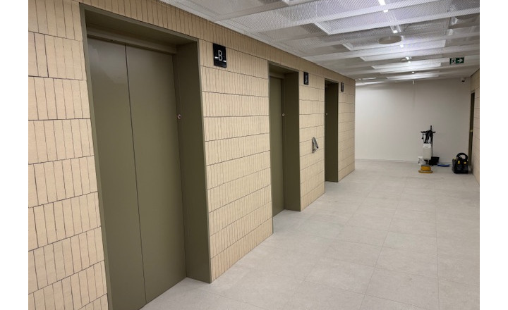 Moderná kancelária na prenájom v Zwirn Office 90m2, 3x park - fotografia 9