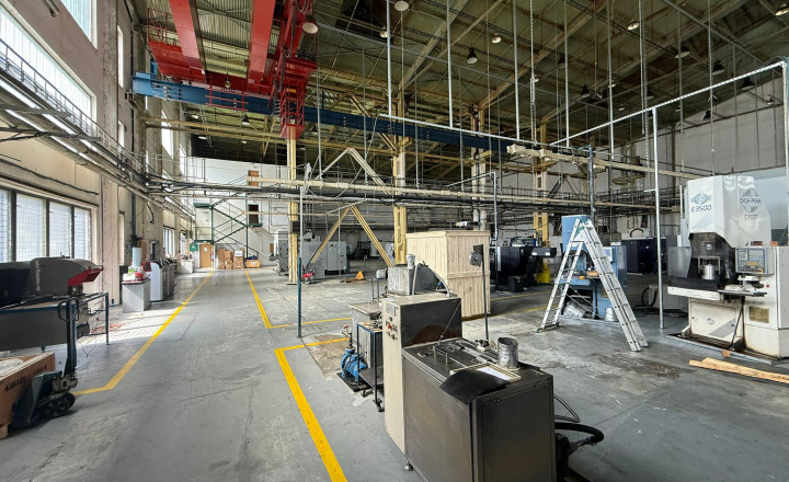 Production hall in Trenčín - fotografia 1
