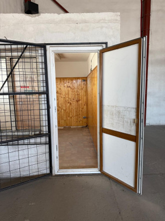 MODRA | 547 m² Warehouse for Rent | Ramp + Drive-in - fotografia 16